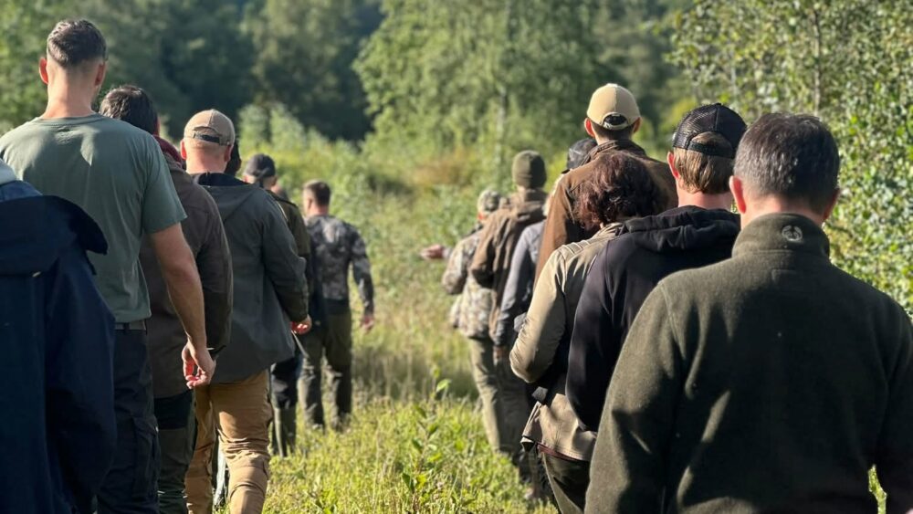 Valga Puu töötajad metsas välipäeval Valgamaal